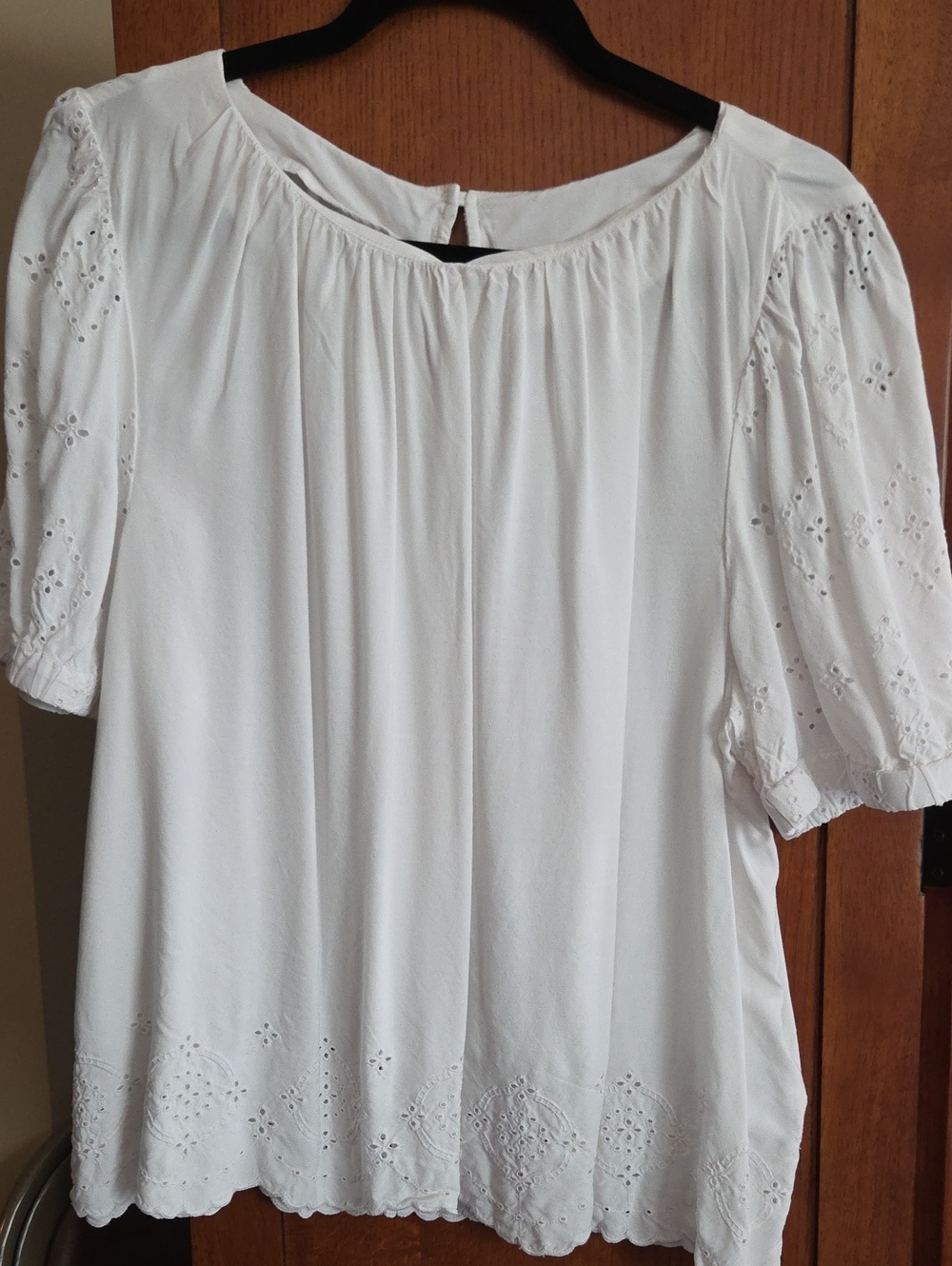 Old Navy White Eyelet Puff-Sleeve Blouse